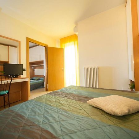 Residence Il Capodoglio Rimini Eksteriør billede
