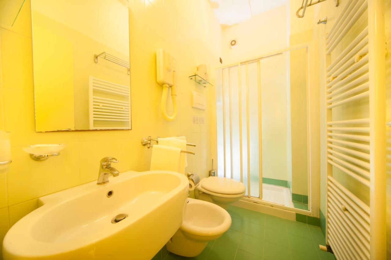 Residence Il Capodoglio Rimini Eksteriør billede
