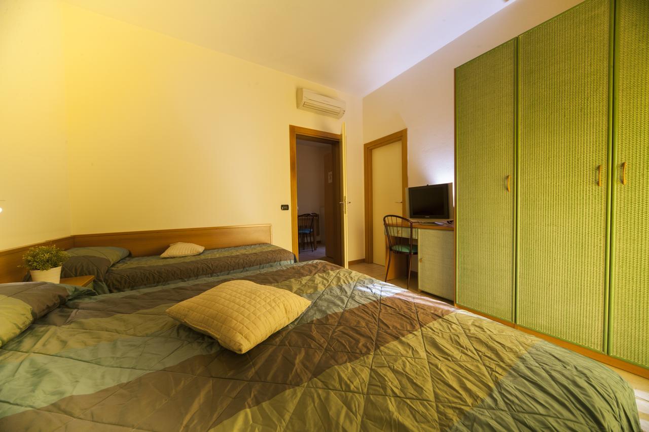 Residence Il Capodoglio Rimini Eksteriør billede