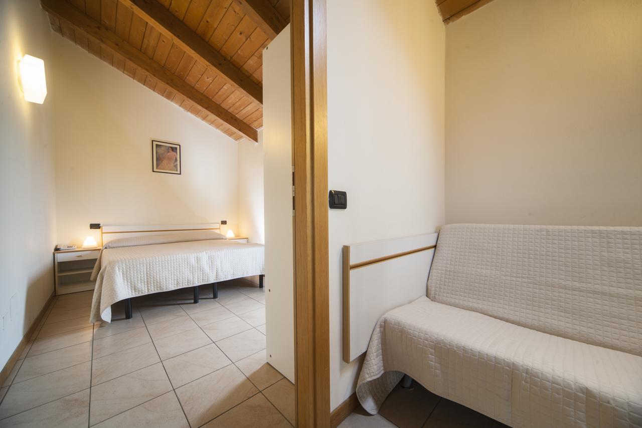 Residence Il Capodoglio Rimini Eksteriør billede