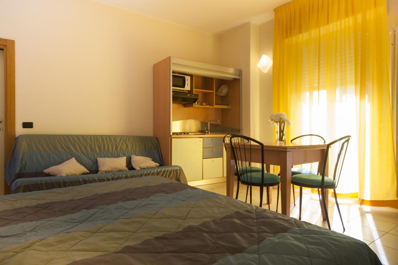 Residence Il Capodoglio Rimini Eksteriør billede