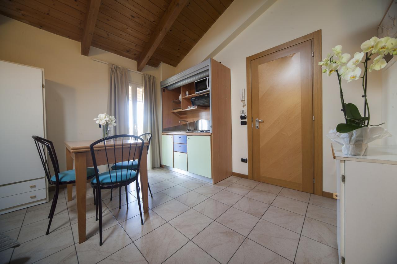 Residence Il Capodoglio Rimini Eksteriør billede