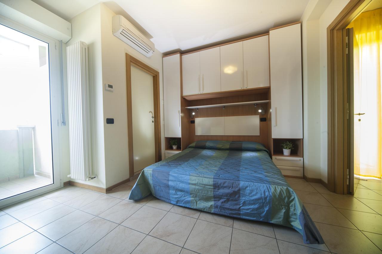 Residence Il Capodoglio Rimini Eksteriør billede